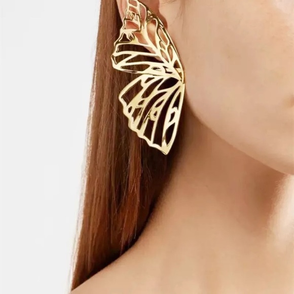 ⚜️[𝟯/$𝟭𝟴]⚜️Big Gold Butterfly Boho Earrings NEW - Picture 5 of 10